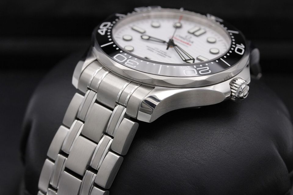 Omega Seamaster Diver 300m 210.30.42.20.04.001 Image 2